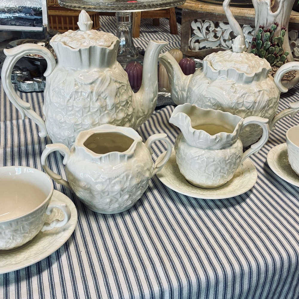 Spode White Historic Newport Tea Set